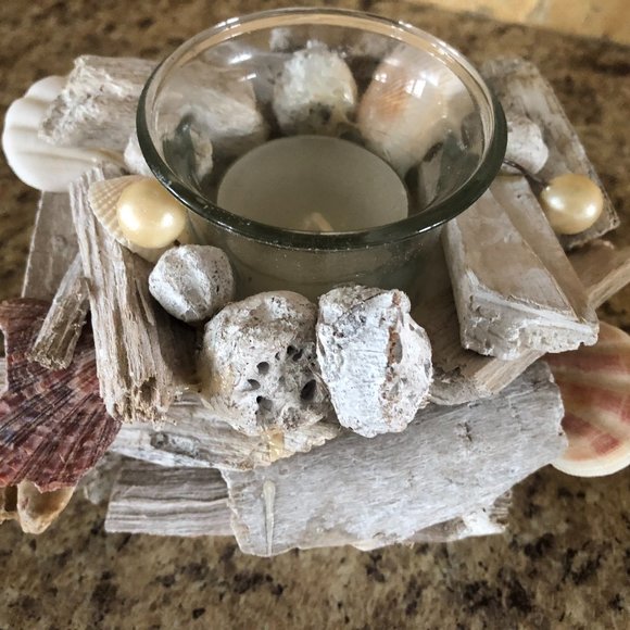 SMALL SEASHELL CANDLE HOLDER